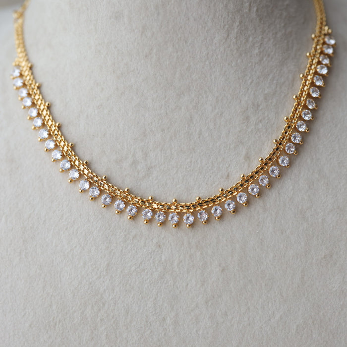 Heritage gold plated white stone short necklace H7899