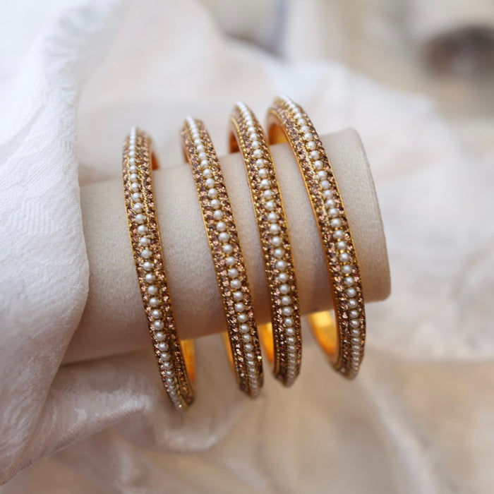 Antique bangle - open type- one size  56779