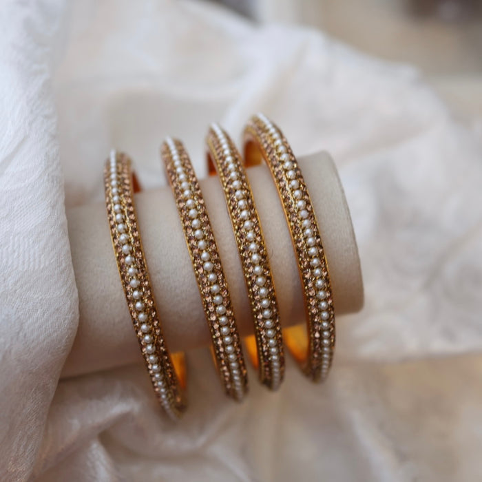 Antique bangle - open type- one size  56779