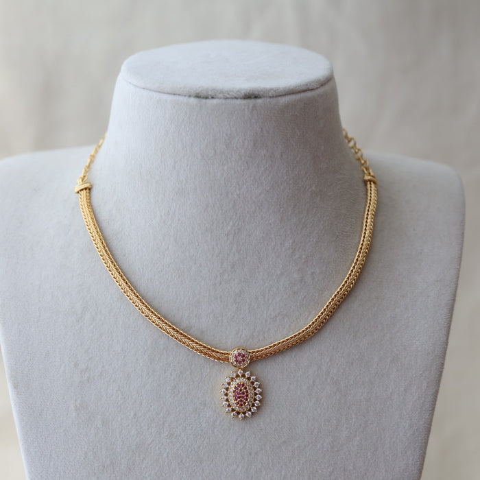Heritage gold plated ruby white stone short necklace H334