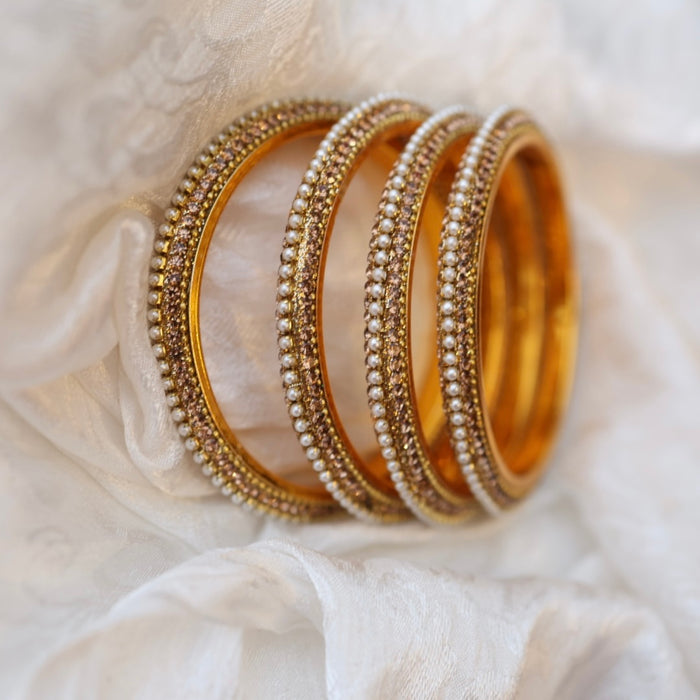 Antique bangle - open type- one size  56779