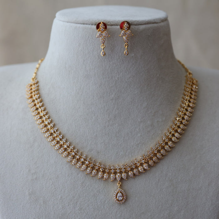 Heritage gold plated white stone short necklace with earrings H1923
