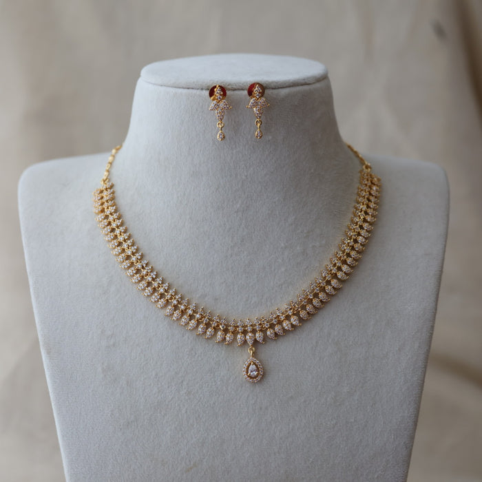 Heritage gold plated white stone short necklace with earrings H1923