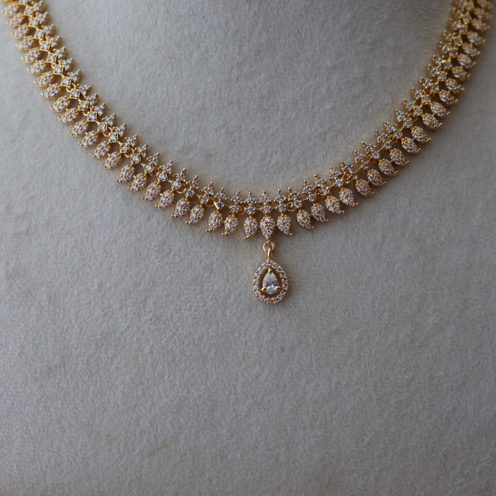 Heritage gold plated white stone short necklace with earrings H1923