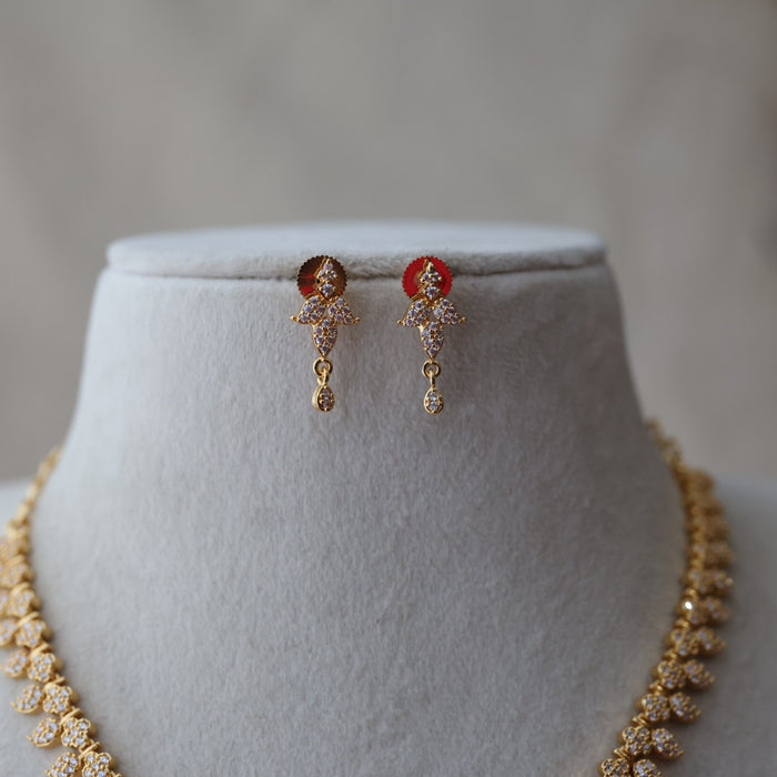 Heritage gold plated white stone mango short necklace with earrings H7393