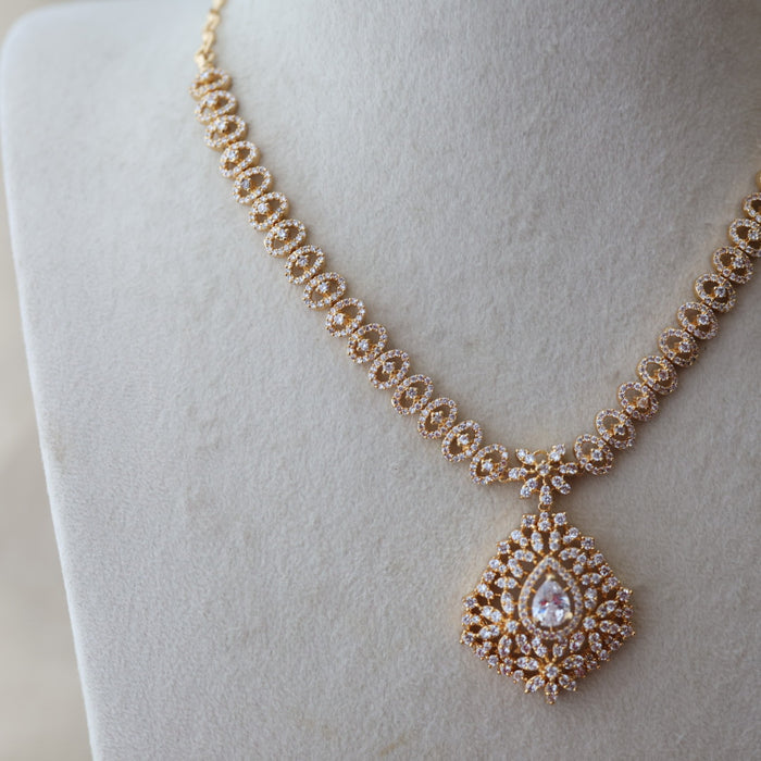 Heritage gold plated white stone short necklace with earrings H27827