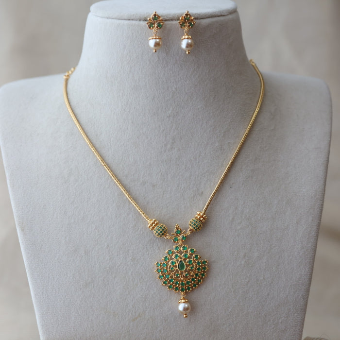 Heritage gold plated green stone short necklace with earrings H6823