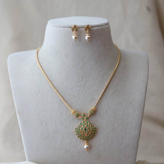 Heritage gold plated green stone short necklace with earrings H6823