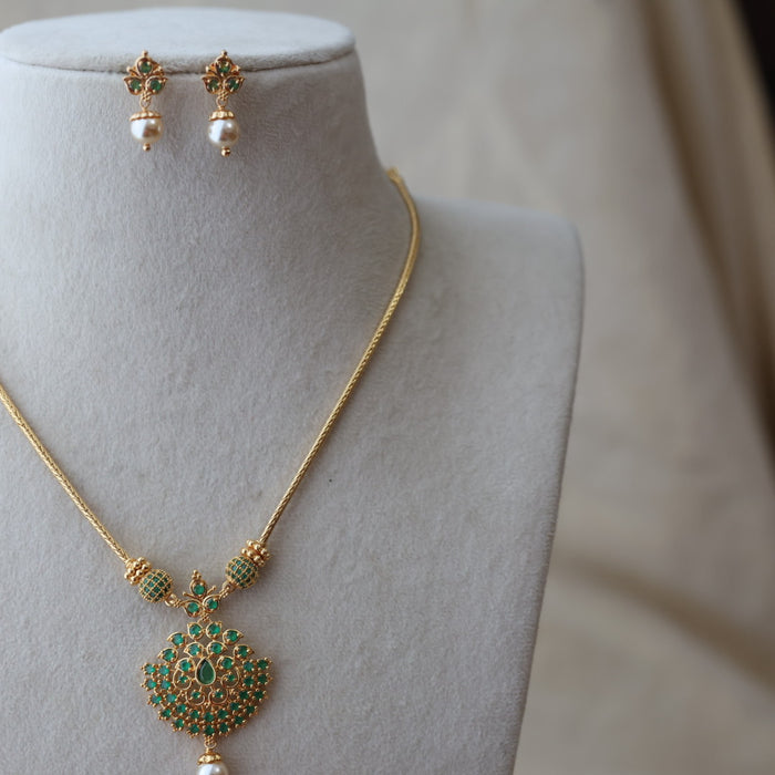 Heritage gold plated green stone short necklace with earrings H6823