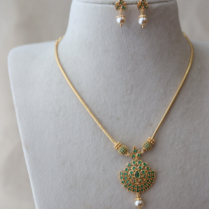 Heritage gold plated green stone short necklace with earrings H6823