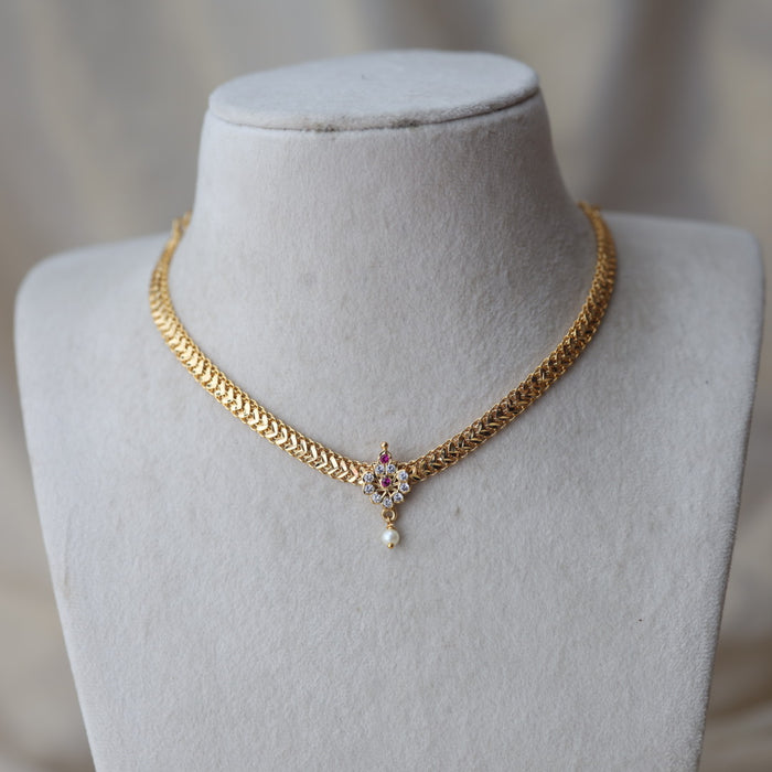 Heritage gold plated ruby white stone short necklace H2011