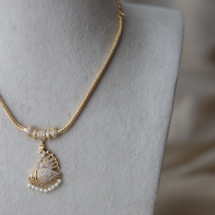 Heritage gold plated white stone short necklace H2097