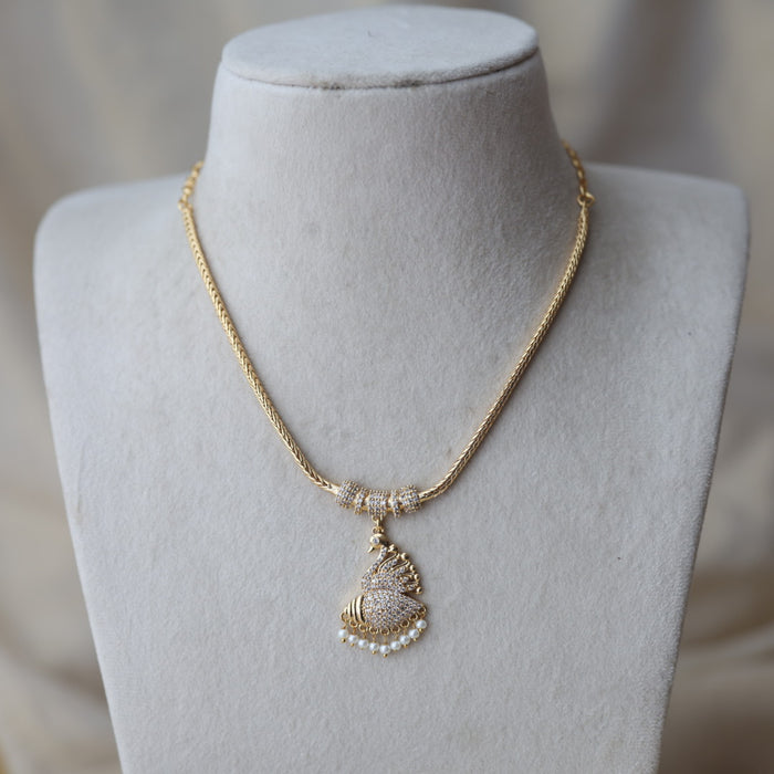 Heritage gold plated white stone short necklace H2097