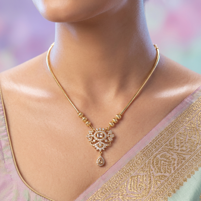 Heritage gold plated ruby white stone short necklace H133
