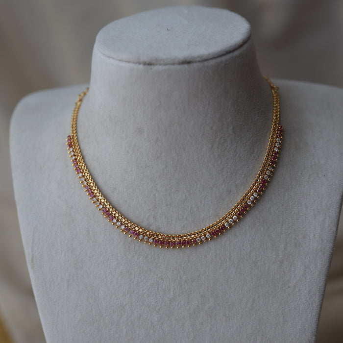 Heritage gold plated ruby white stone short necklace H993
