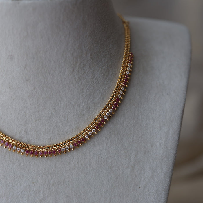 Heritage gold plated ruby white stone short necklace H993
