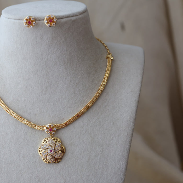 Heritage gold plated ruby white stone short necklace with earrings H7933