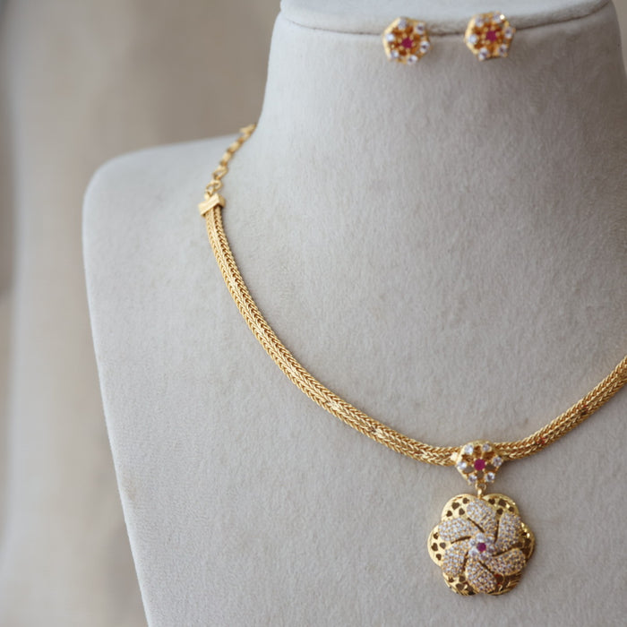 Heritage gold plated ruby white stone short necklace with earrings H7933