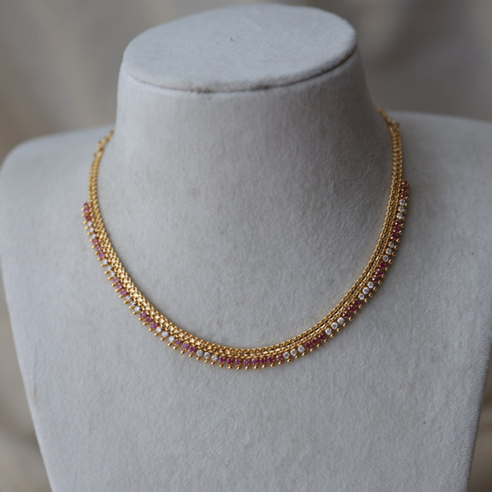 Heritage gold plated ruby white stone short necklace H993