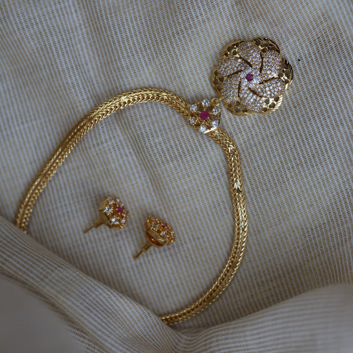 Heritage gold plated ruby white stone short necklace with earrings H7933