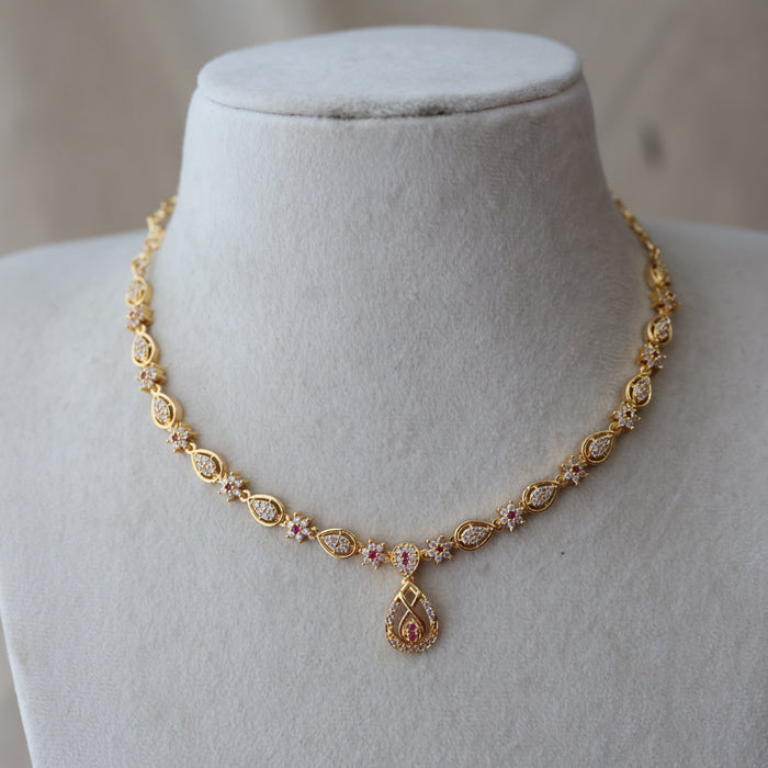 Heritage gold plated ruby white stone short necklace H17393