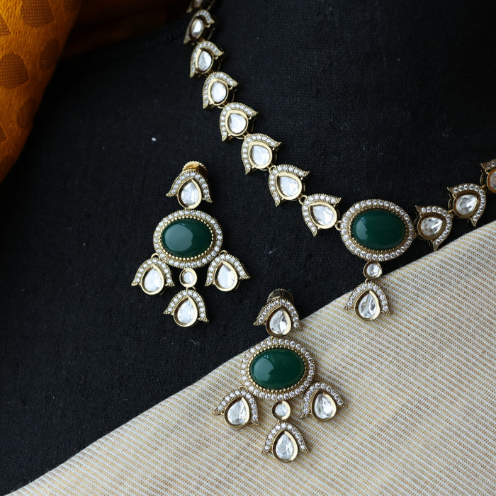 Trendy green stone necklace and earrings TG4234