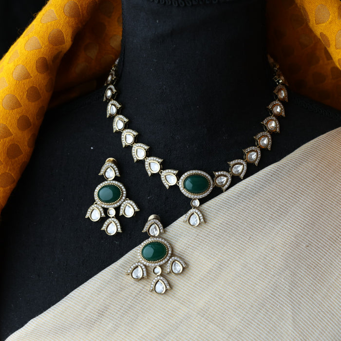 Trendy green stone necklace and earrings TG4234