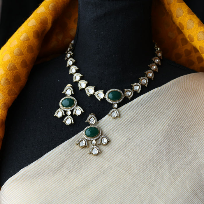 Trendy green stone necklace and earrings TG4234