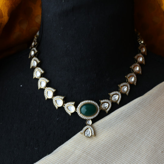 Trendy green stone necklace and earrings TG4234