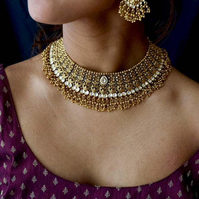 Antique gold choker necklace with earrings and tikka G3111