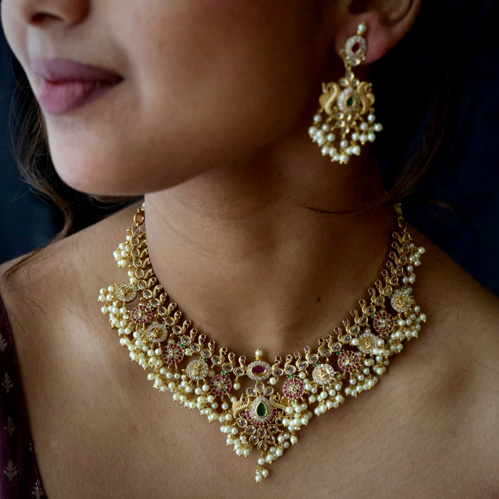 Antique pearl short necklace with earrings S1B16134