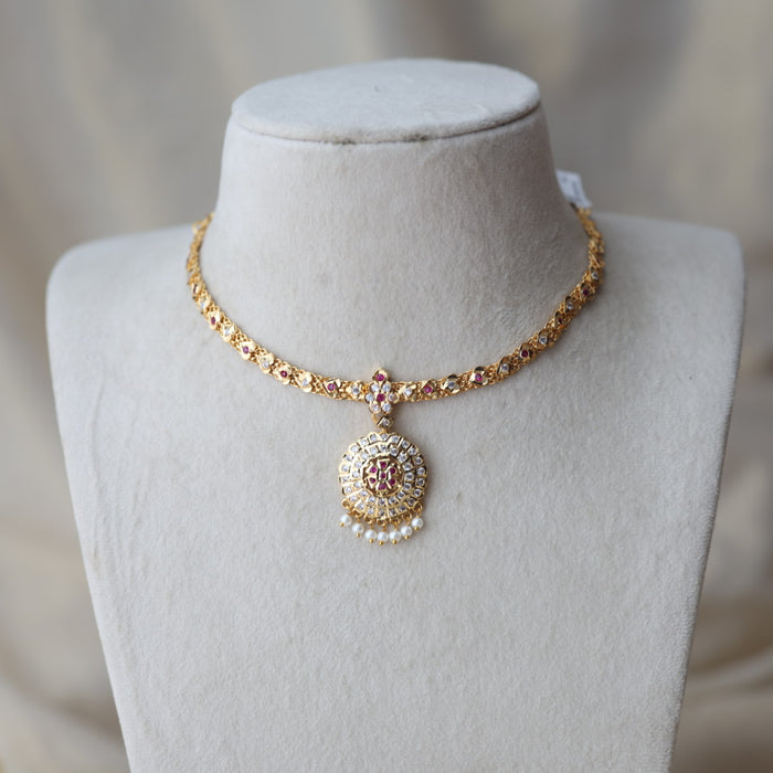 Heritage gold plated ruby white stone short necklace H278
