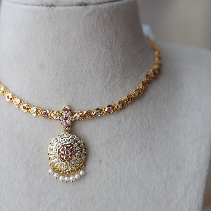 Heritage gold plated ruby white stone short necklace H278
