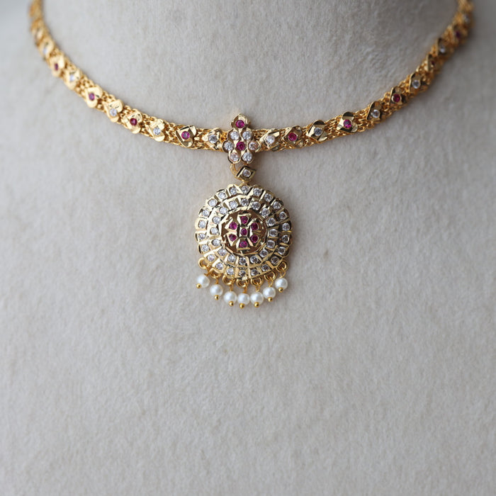 Heritage gold plated ruby white stone short necklace H278