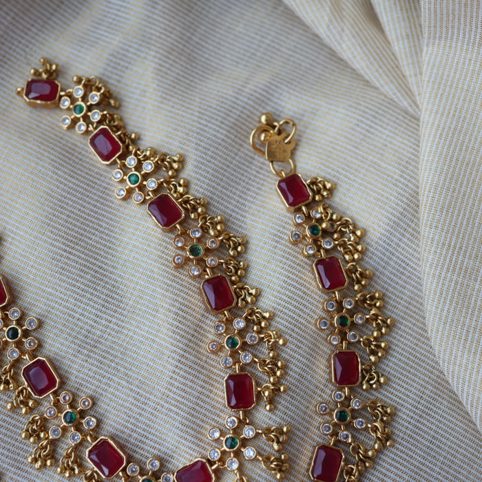 Antique gold traditional ruby white stone anklet HAN00324