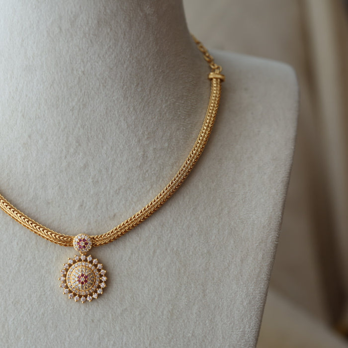 Heritage simple design short necklace H33344
