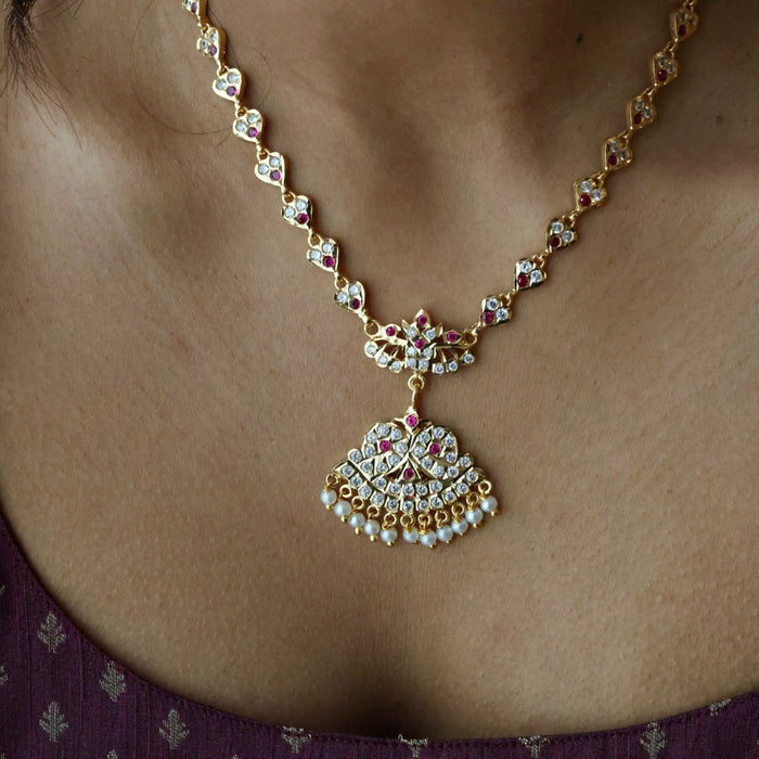 Heritage gold plated ruby white stone short necklace H1192