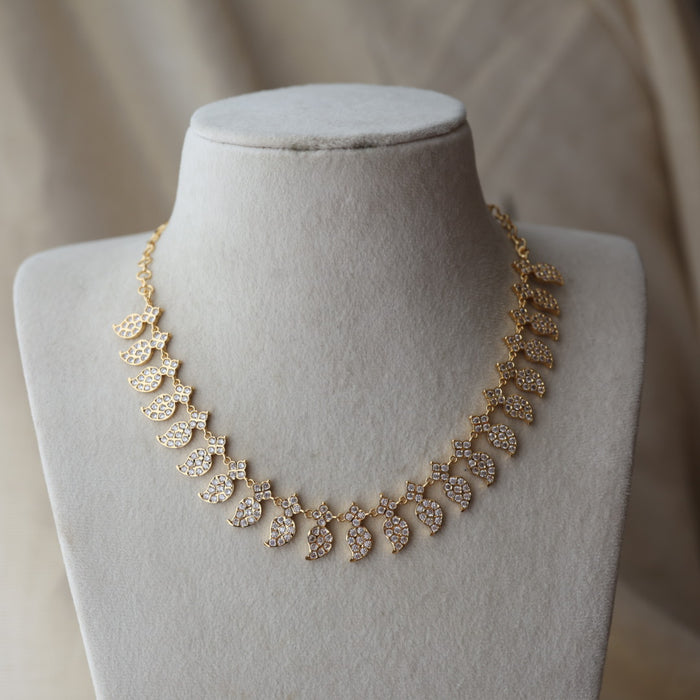 Heritage gold plated white stone mango design short necklace H754