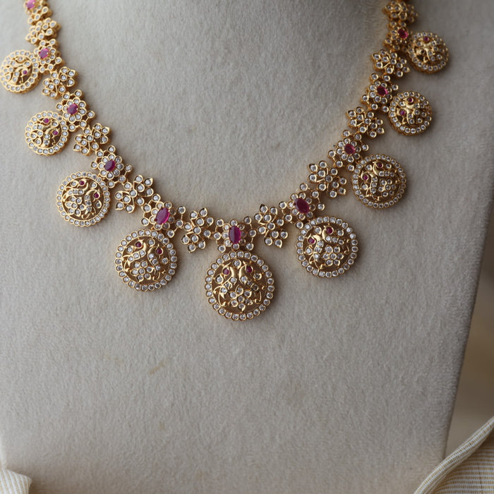 Heritage gold plated white stone coin design short necklace H3344