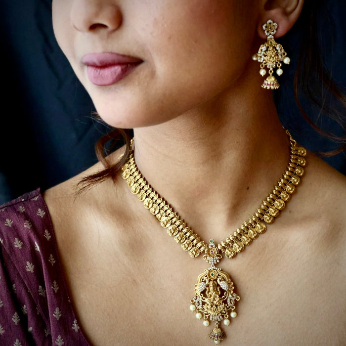 Antique temple design short necklace and earrings S1B1308