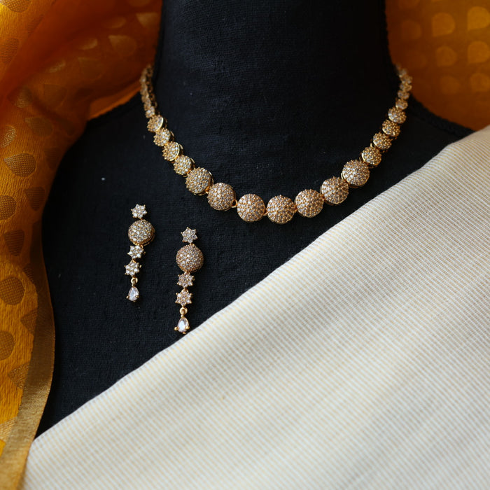 Heritage white stone short necklace with earrings H3992