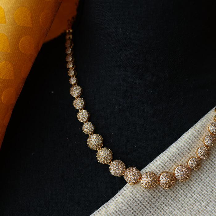 Heritage white stone short necklace with earrings H3992