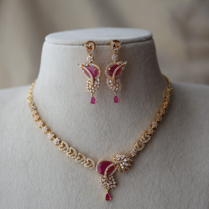 Heritage gold plated ruby white stone short necklace with earrings H7191