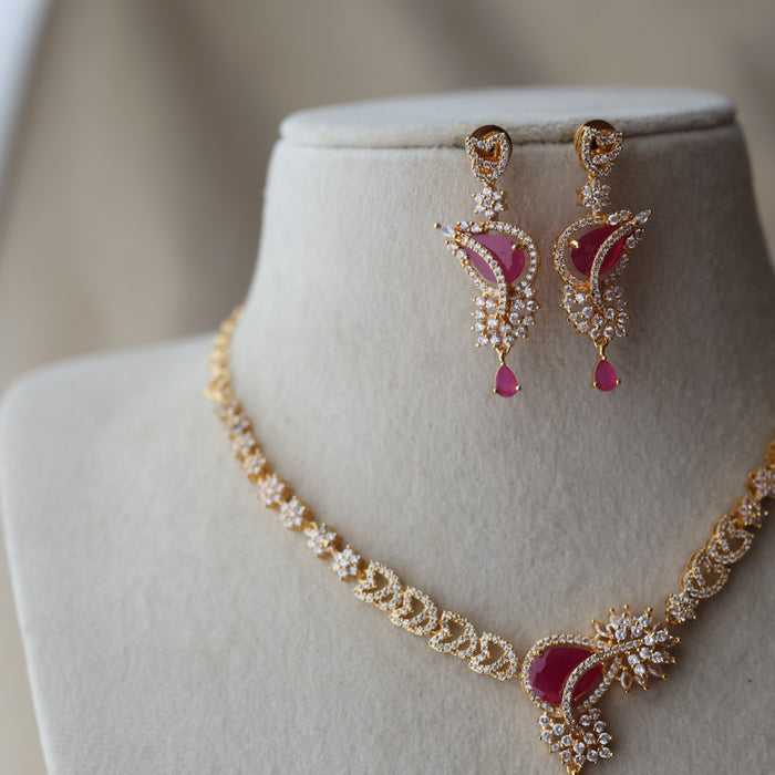 Heritage gold plated ruby white stone short necklace with earrings H7191