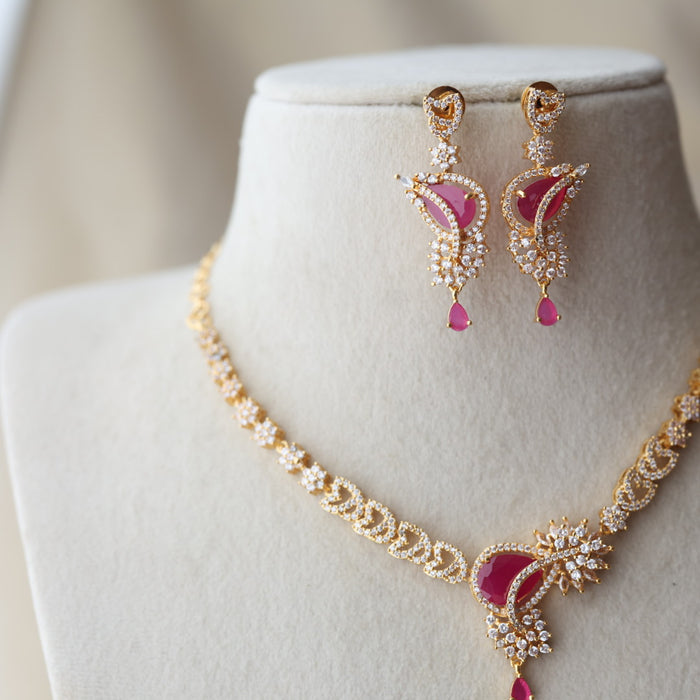 Heritage gold plated ruby white stone short necklace with earrings H7191