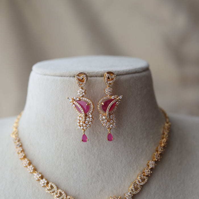 Heritage gold plated ruby white stone short necklace with earrings H7191