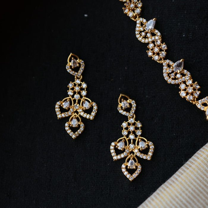 Heritage gold plated white stone short necklace H5801