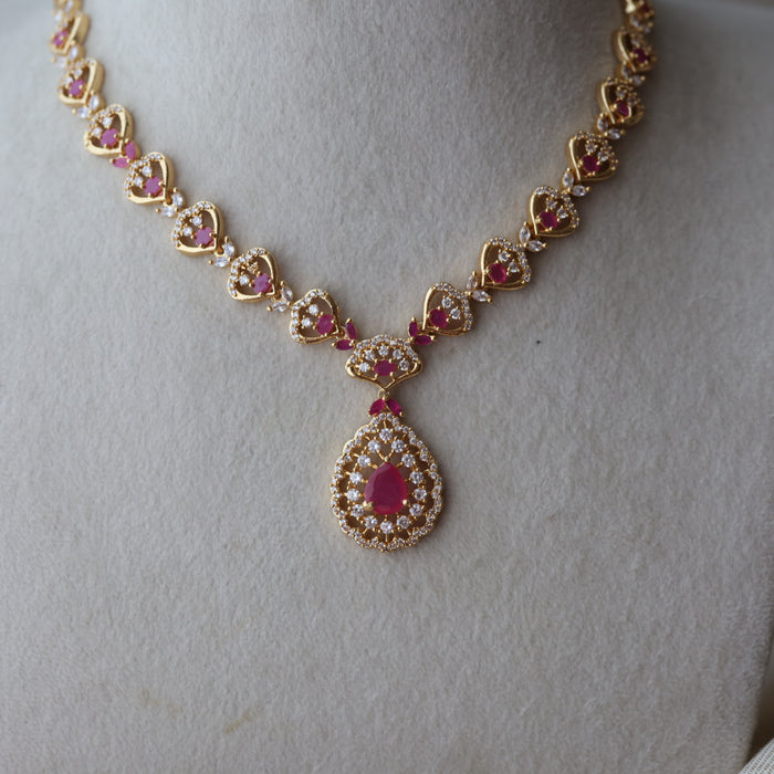 Heritage gold plated ruby white stone short necklace H8000