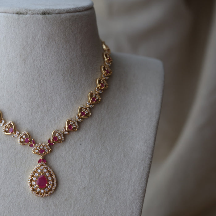 Heritage gold plated ruby white stone short necklace H8000