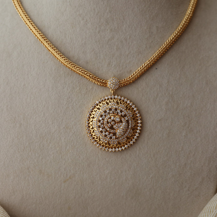 Heritage gold plated white stone short necklace H8292